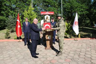 Bakan Yaşar Güler Edirne'de Mehmetçikle Bayramlaştı