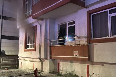 Bolu'da apartman yangını: Kedi kurtarılamadı