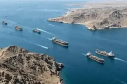 İran: Son 24 saatte donanmanın koordinasyonu ve izniyle Hürmüz Boğazı'ndan 26 gemi geçti