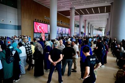İstanbul Havalimanı'nda bayram dönüşü yolcu hareketliliği