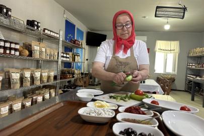 Kaz Dağları'nın eteklerinde kooperatif kuran kadınlar emeklerini gelire dönüştürüyor