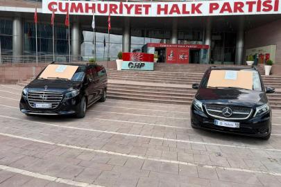 Kılıçdaroğlu, Özgür Özel'in iki makam aracını satışa çıkardı