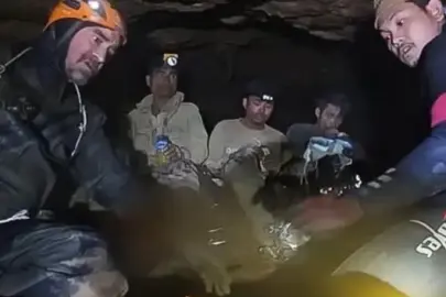 Laos’ta mağara mucizesi: Mahsur kalan madenciler kendi imkanlarıyla kurtuldu