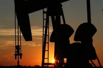 Petrol fiyatlarında sert dalgalanma: Brent petrolün varili 95,01 dolardan işlem görüyor