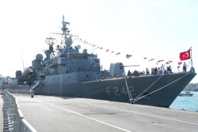TCG Fatih, Sarayburnu Limanı'nda ziyarete açıldı