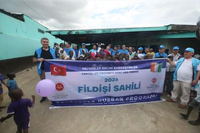 TDV'den Fildişi Sahili'nde yetim sevinci