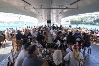 15 Temmuz Derneği'nden Babalar Günü'nde şehit aileleri ve gazilere Boğaz turu