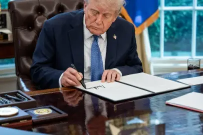 ABD Başkanı Trump kararnameyi imzaladı: İleri düzey modeller hükümetle paylaşılacak