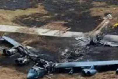 ABD Hava Kuvvetleri'ne dev darbe: Nükleer güç kapasiteli B-52 bombardıman uçağı düştü