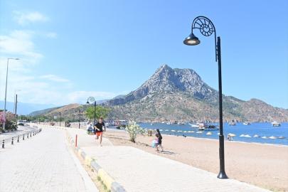 Adrasan sahili yürüyüş yolunda aydınlatma çalışmaları tamamlandı