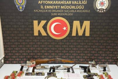 Afyonkarahisar'da tefecilik operasyonunda 5 şüpheli yakalandı