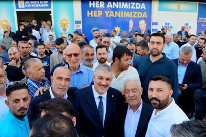 AK Parti Nizip İlçe Başkanlığına atanan Altunses göreve başladı