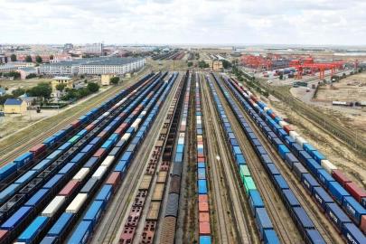 Albüm: Çin'in Erenhot Kara Limanından Geçen Çin-Avrupa Yük Treni Sayısı 25.000'i Aştı