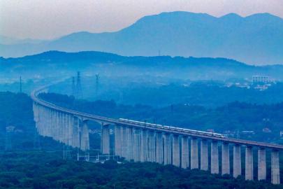 Albüm: Çin'in Hangzhou-Taizhou Yüksek Hızlı Demiryolu Hattı, 4,5 Yılda 100 Milyondan Fazla Yolcu Taşıdı