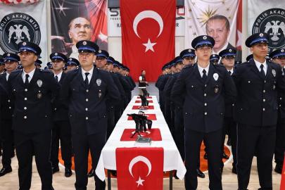 Amasya'da polis adaylarını gurur günü: Mezuniyeti "Erik dalı" oynayarak kutladılar