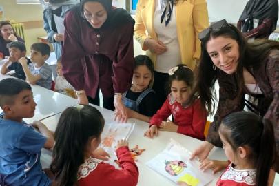 Anaokulu öğrencilerinin çizdikleri kukla resimlerini gerçeğe dönüştürdüler