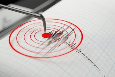 Antalya'da korkutan deprem! Çevre illerde de hissedildi