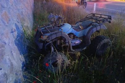 Arızalanan ATV'nin tamirine yardım ederken, otomobil çarptı: 1 yaralı