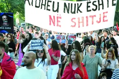 Arnavutlar Epstein ilhamlı projeyi istemiyor
