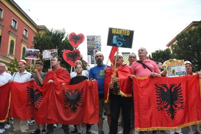 Arnavutluk'ta Trump bağlantılı turizm projesine karşı gösteriler sürüyor
