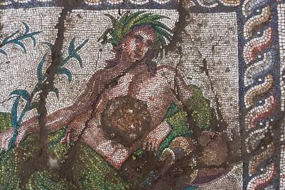Aspendos'ta 3. yüzyıla ait nehir tanrısı "Genç Eurymedon" tasviri bulundu