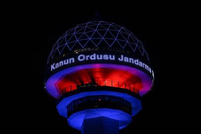 Atakule, Jandarma Teşkilatının 187. kuruluş yıl dönümüne özel ışıklandırıldı