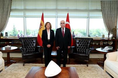 AYM ve İspanya Anayasa Mahkemesi Arasında İşbirliği Anlaşması