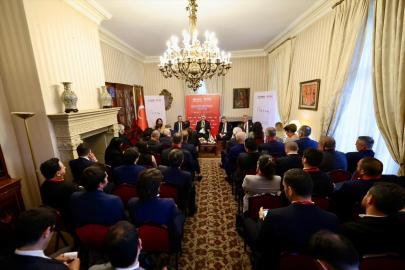 Bakan Bolat Paris'te Türk İş İnsanlarıyla Buluştu