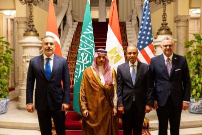 Bakan Fidan, Kahire'de düzenlenen Libya dahil bölgesel konuların ele alındığı toplantıya katıldı