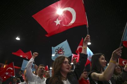 Bakan Işıkhan: Dijital bağımlılık ciddi bir tehdit