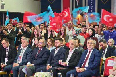 Bakan Işıkhan: İrademizin yönetimini sanal dünyaya teslim etmekten kaçınmalıyız