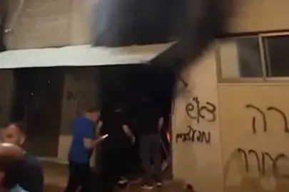 Batı Şeria’da ibadethanelere hain saldırı: Siyonistler iki camiyi ateşe verdi