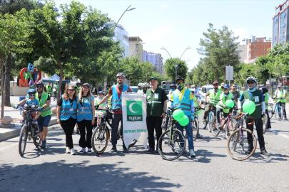 Batman'da Yeşilay'ın organizasyonuyla pedal çevirdiler