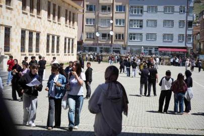 Bayburt'ta 876 öğrenci LGS heyecanı yaşadı
