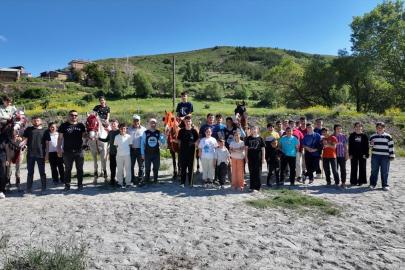Bayburt'ta DENEYAP öğrencileri atlı spor kulübünü ziyaret etti