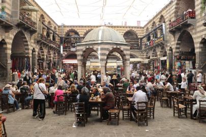 Bayram, Diyarbakır esnafına 'can suyu' oldu