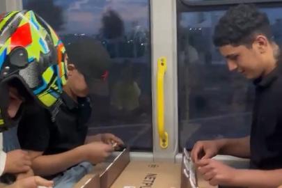 Belediye otobüsünde okey oynadılar