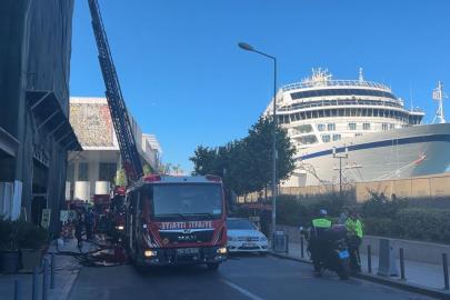 Beyoğlu'nda 6 katlı binada tadilat sırasında çıkan yangın söndürüldü