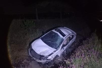 Bilecik'te otomobilin su kanalına devrildiği kazada 2 kişi yaralandı