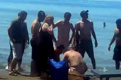 Boğulma tehlikesi geçirdi, sahildekiler kurtardı