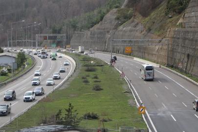 Bolu Dağı Tüneli'nden bayram tatilinde 1 milyon 51 bin 507 araç geçti