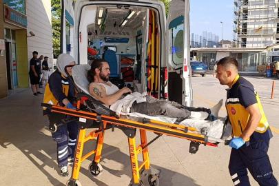 Borcunu istediği arkadaşı tarafından bıçakladı