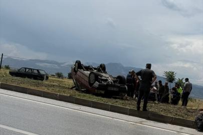 Burdur'da devrilen otomobildeki 2 kişi yaralandı