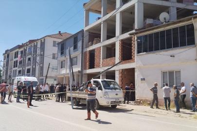 Bursa'da elektrik akımına kapılarak yüksekten düşen işçi öldü