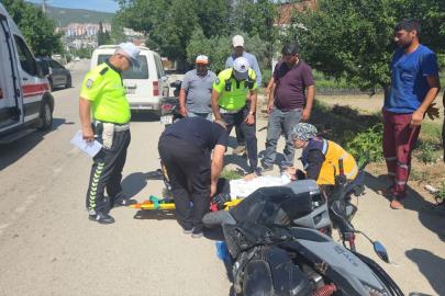 Bursa'da hafif ticari aracın çarptığı motosiklet sürücüsü yaralandı