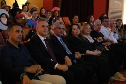 Bursa'da öğrenciler Türkiye Yüzyılı Maarif Modeli kapsamında tiyatro sanatını yakından tanıdı