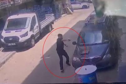 Bursa'da silahlı saldırı anı kamerada: 2 yaralı