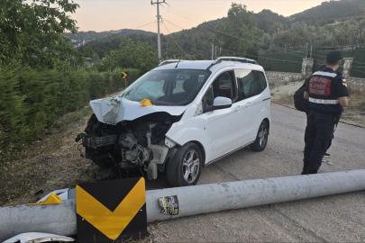 Bursa'da yardım için kaza alanına giden kişi elektrik akımına kapılarak öldü