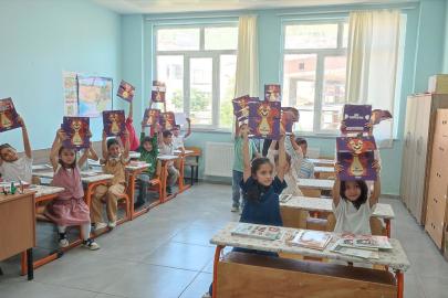 Çelikhan'da öğrencilerin karne heyecanı