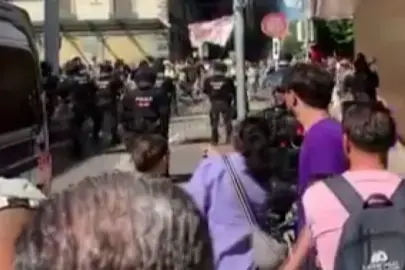 Cenevre savaş alanına döndü: Göstericiler BM ofisini bastı Tesla'yı ateşe verdi